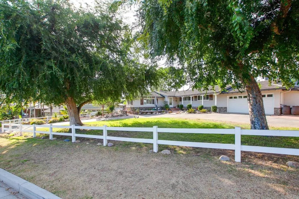 https://cdn.realtyfeed.com/cdn/127/306524865/2651c7cfa07af6a5de094fd6bf1e963d.webp