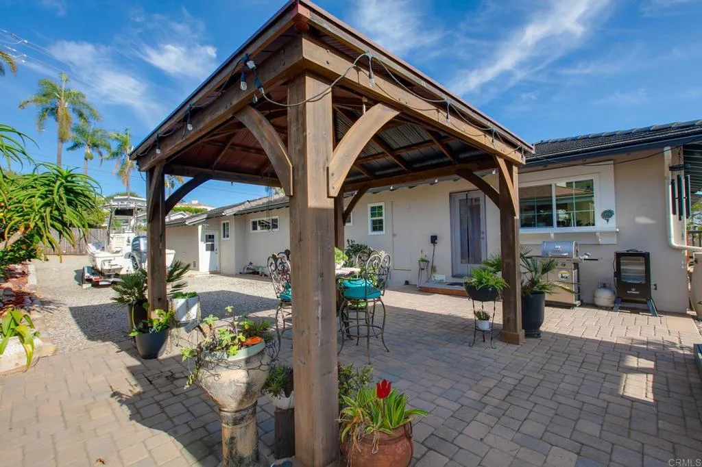 https://cdn.realtyfeed.com/cdn/127/306524865/540f73b51b93fcf71163307faf503851.webp