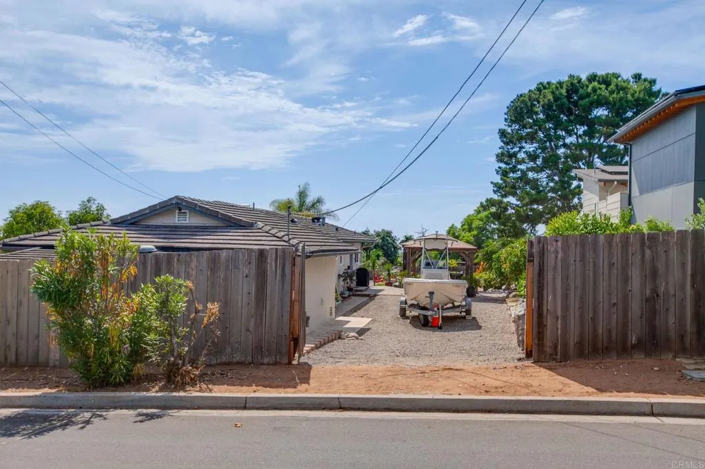 https://cdn.realtyfeed.com/cdn/127/306524865/6d0645d5c81d7135c9346db88037641c.webp