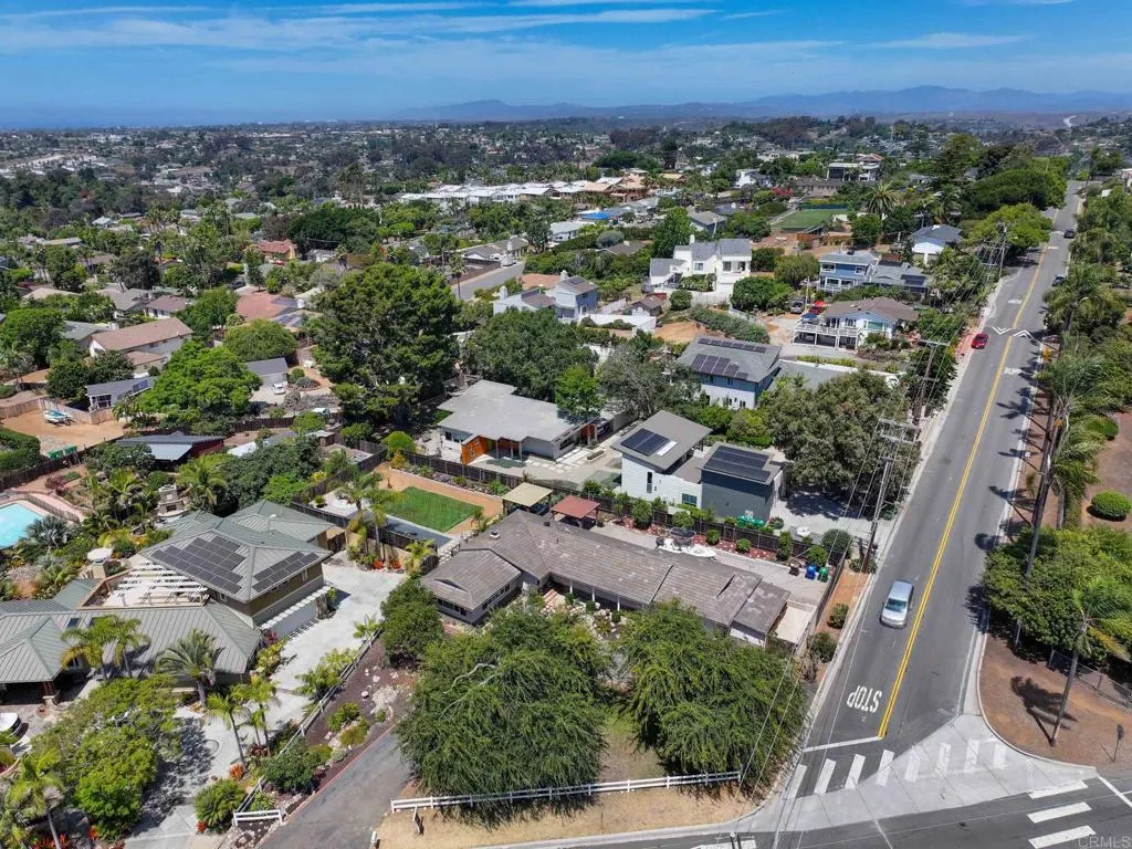 https://cdn.realtyfeed.com/cdn/127/306524865/99ff95bf8780290fd0e2b5dd32c40d3d.webp