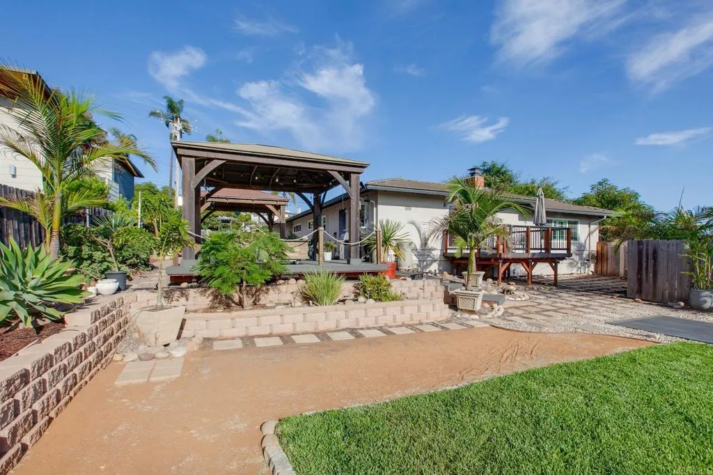 https://cdn.realtyfeed.com/cdn/127/306524865/fc01e4cf7db61a4222d515d36bacac83.webp
