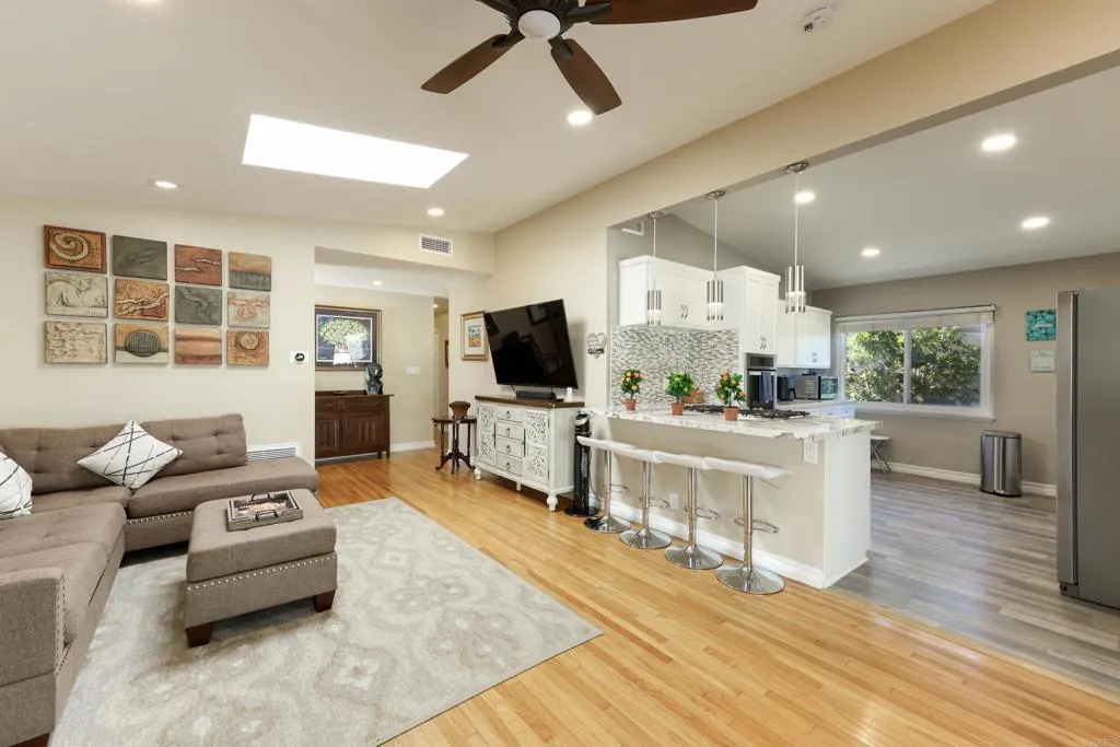 https://cdn.realtyfeed.com/cdn/127/306524866/b522f26b463fa5ebf9d736f633fc5a7d.webp