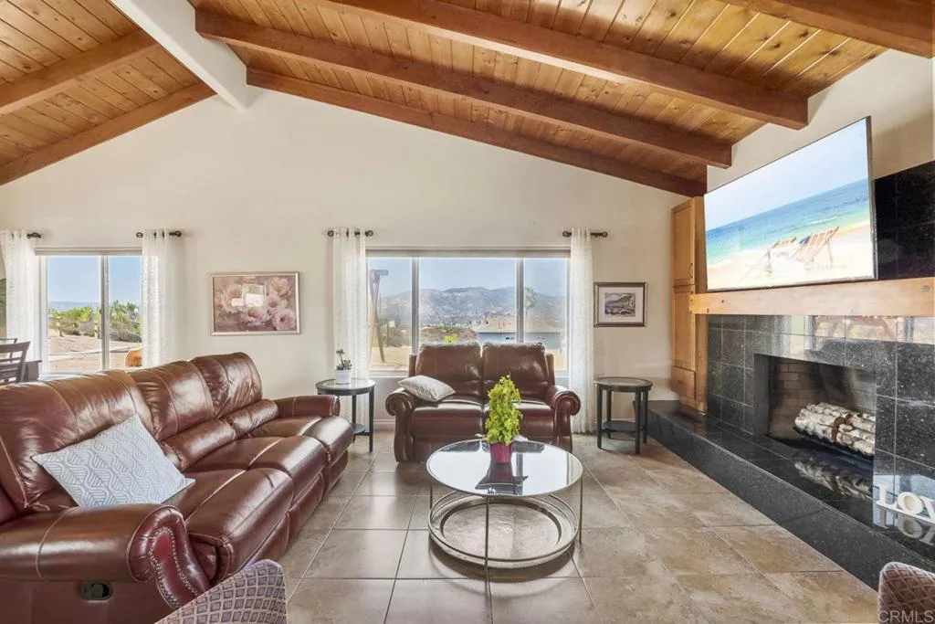 https://cdn.realtyfeed.com/cdn/127/306524890/4f31c00a257f97bb9b0bd6d501e1cbdf.webp