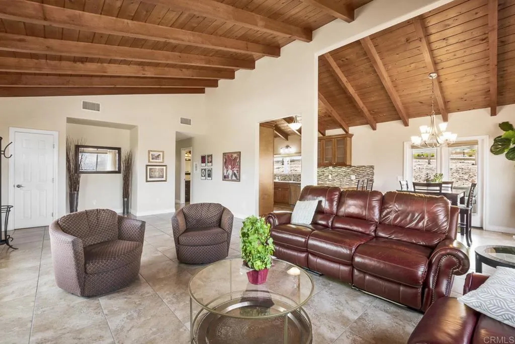 https://cdn.realtyfeed.com/cdn/127/306524890/502ea5504380ca430819c3661421b567.webp