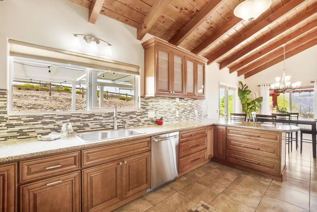 https://cdn.realtyfeed.com/cdn/127/306524890/56dbffc73076651d1686f554c7684668.webp