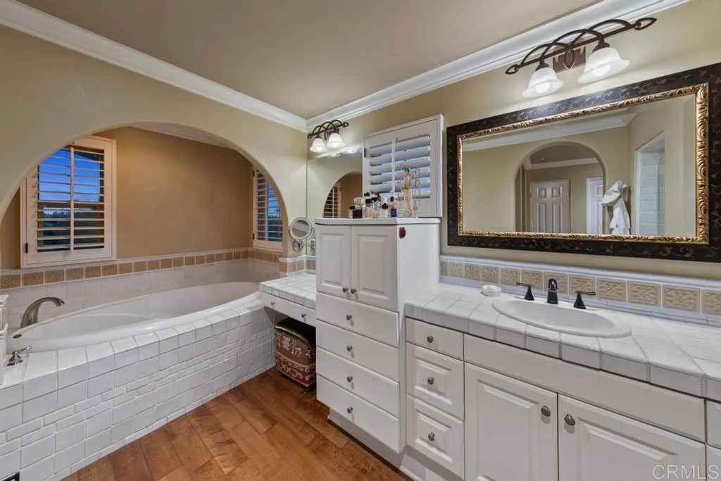 https://cdn.realtyfeed.com/cdn/127/306524892/eebcd4f0a0a553ae43f685a83b904cce.webp