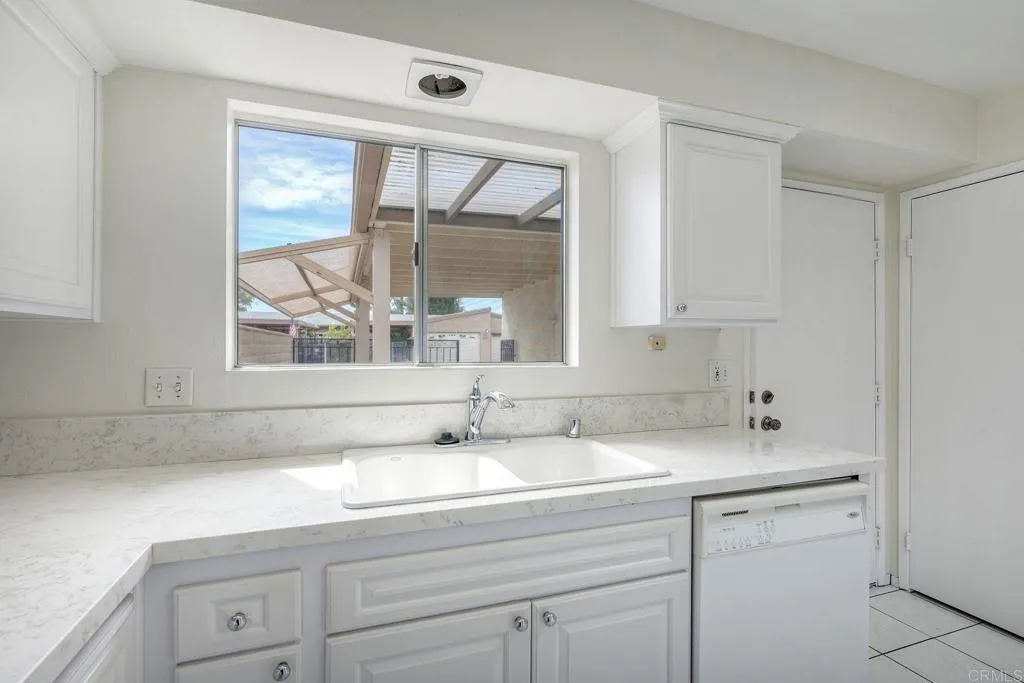 https://cdn.realtyfeed.com/cdn/127/306524924/fe0ea2bcea94b3856e409f2f035d57e3.webp