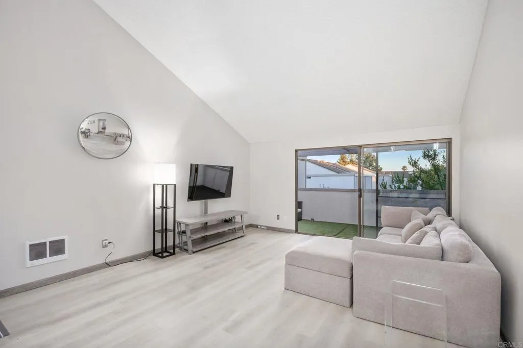 https://cdn.realtyfeed.com/cdn/127/306524969/8d47cd6bbe9f6f9178660d30ac56dba5.webp