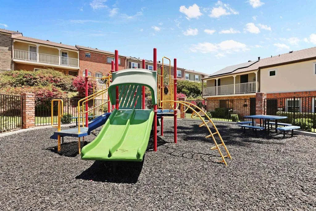 https://cdn.realtyfeed.com/cdn/127/306525014/6bd5c9823cc21bd68955fc0d7454a4c5.webp