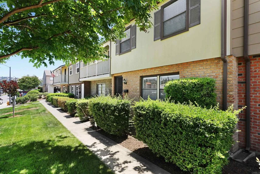 https://cdn.realtyfeed.com/cdn/127/306525014/84f90b30d58188cb4e6087d9864452d0.webp