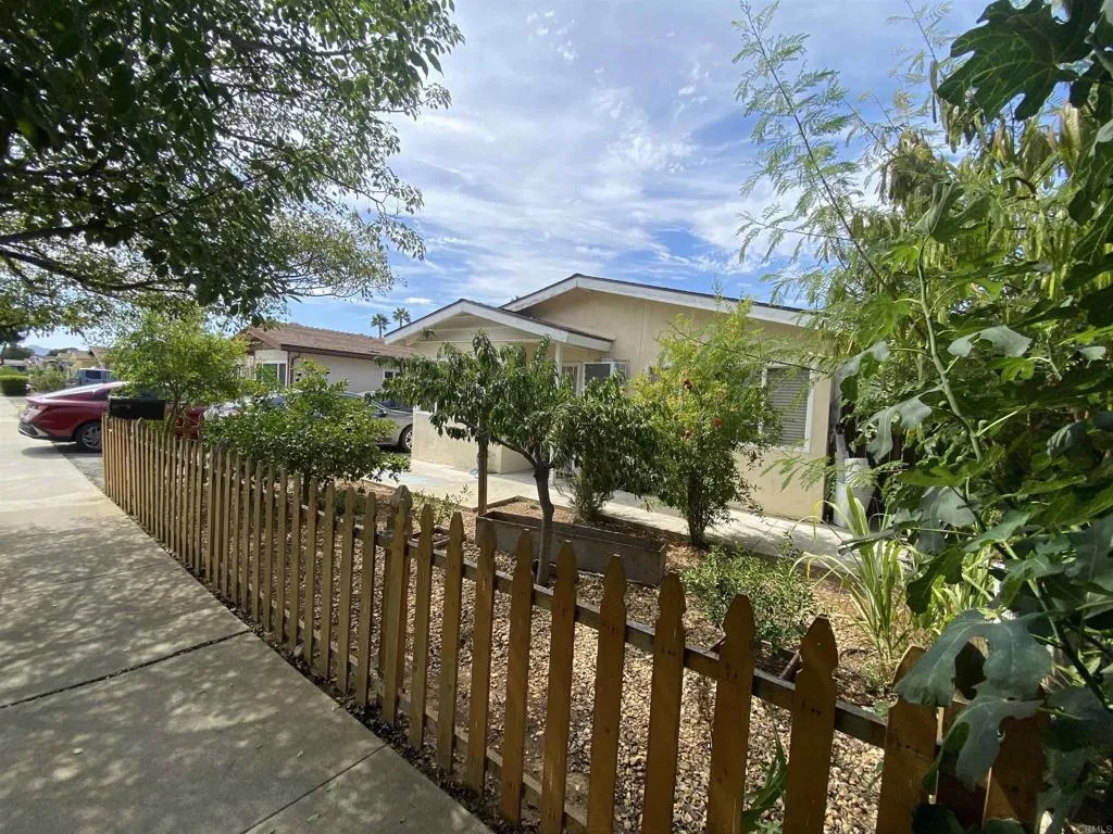 https://cdn.realtyfeed.com/cdn/127/306525019/7da801bf367c22f22ca35385e7f9a5c2.webp