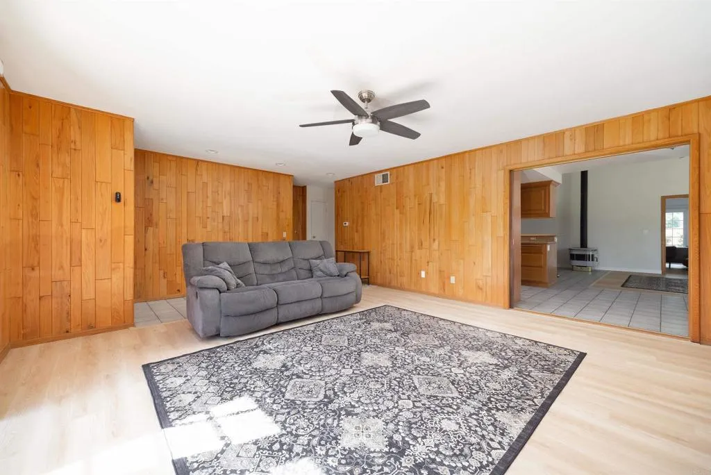 https://cdn.realtyfeed.com/cdn/127/306525022/ec7206b02b8418304521aaf5cf9f892b.webp