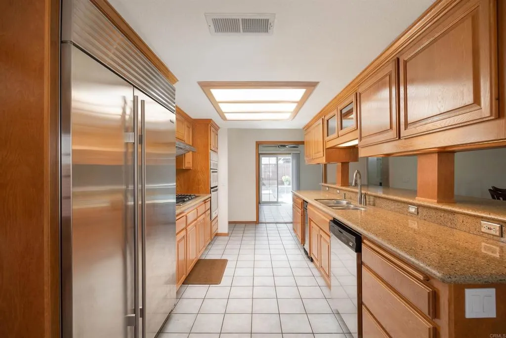 https://cdn.realtyfeed.com/cdn/127/306525022/fbc10b0b4eb15fea171ff507de7bb5bd.webp