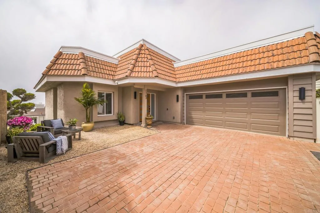 https://cdn.realtyfeed.com/cdn/127/306525033/0aeecb0322e6463f1390654fa47e309d.webp