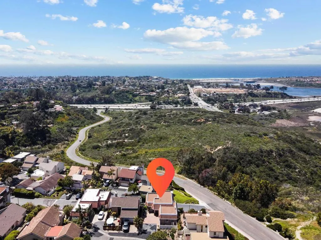 https://cdn.realtyfeed.com/cdn/127/306525033/0db81f04efc0a9488566d576ea83f4e4.webp