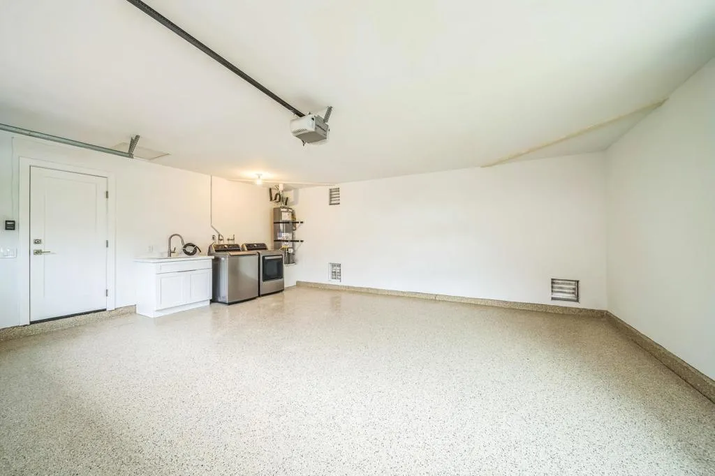https://cdn.realtyfeed.com/cdn/127/306525033/fd5f40deeb20e4e5fb9ff27f10c9023e.webp