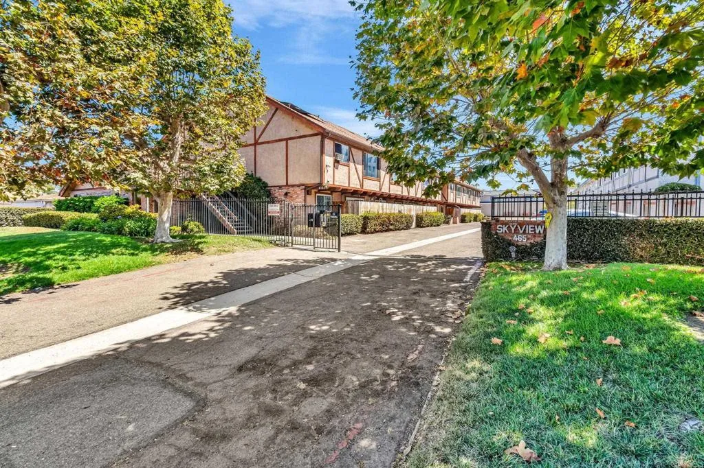 https://cdn.realtyfeed.com/cdn/127/306525037/773a64c32f261969a2afd7d7caa1a21c.webp