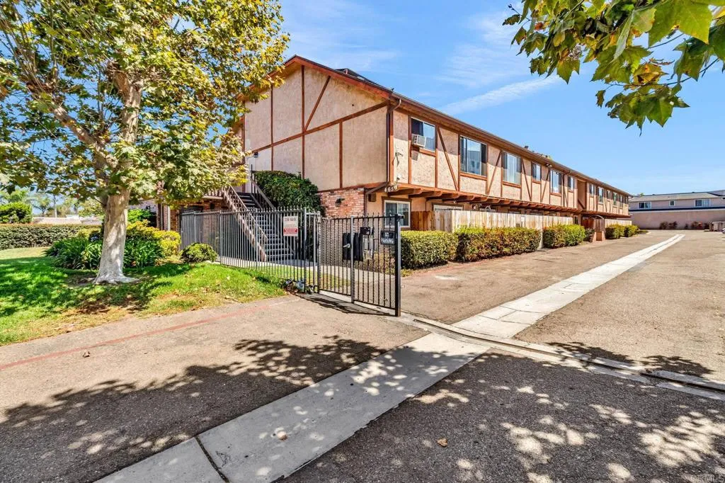https://cdn.realtyfeed.com/cdn/127/306525037/fdac3cfcd46f6f2d4159861049d11ab4.webp