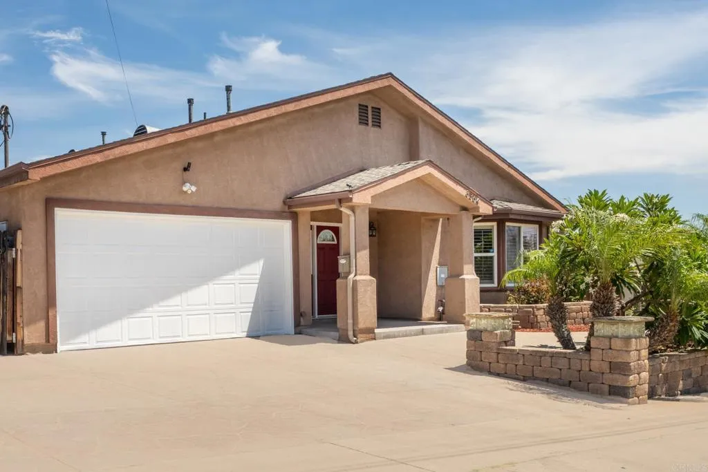 https://cdn.realtyfeed.com/cdn/127/306525061/26b49165fe655dedc1adc9a3eec6c1cb.webp