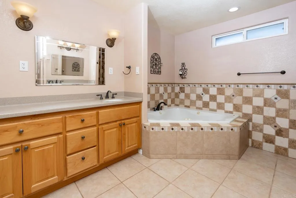 https://cdn.realtyfeed.com/cdn/127/306525061/483672576f8158876eef1cb5b84fc4d6.webp