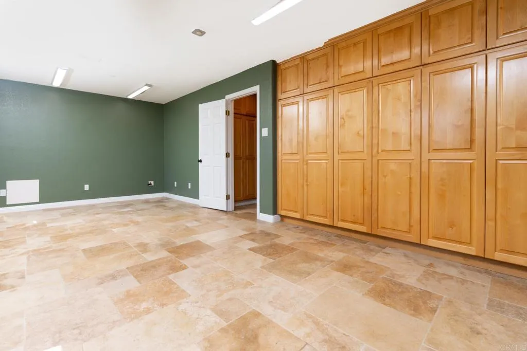 https://cdn.realtyfeed.com/cdn/127/306525061/8170aab4a1096e9e177e638dc296f86e.webp