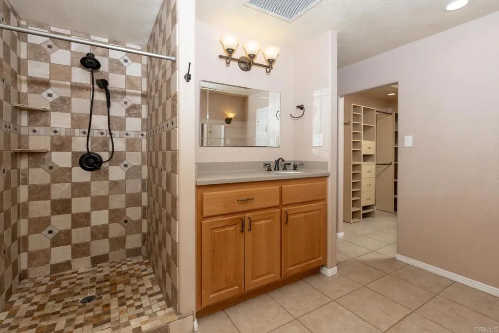 https://cdn.realtyfeed.com/cdn/127/306525061/caf19b505d23c1bf71d2281c0c8a6efd.webp