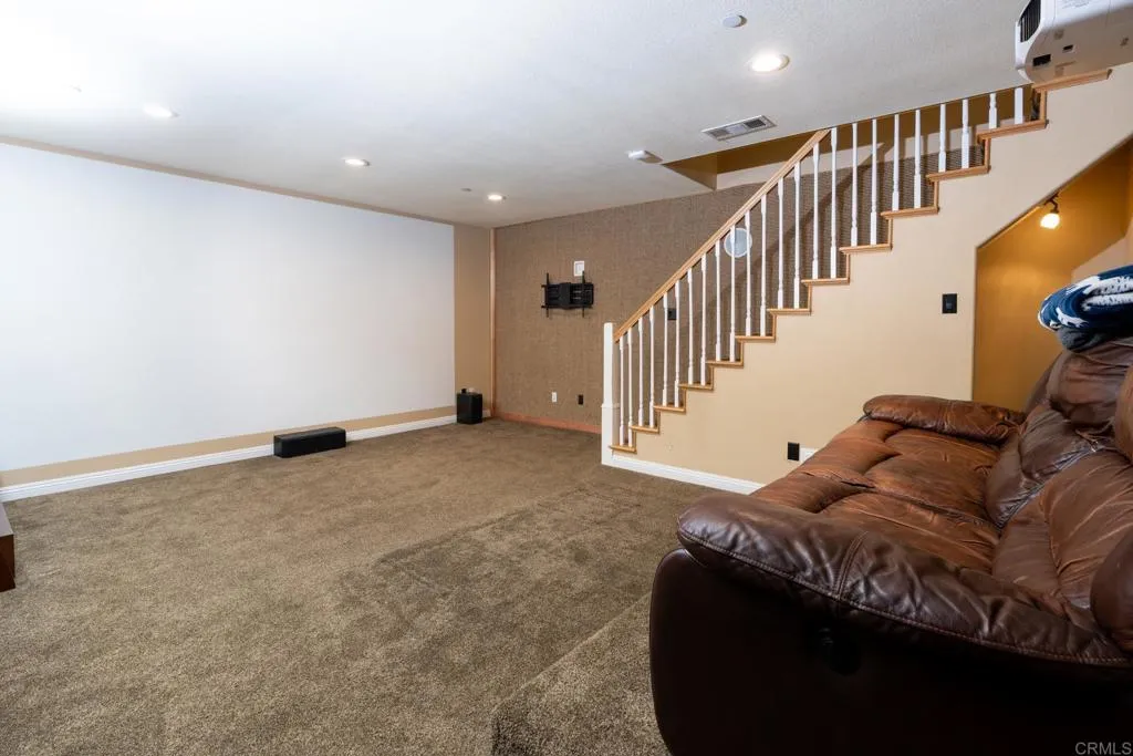 https://cdn.realtyfeed.com/cdn/127/306525061/f27f76211f103e9a18f006ef9899bd17.webp