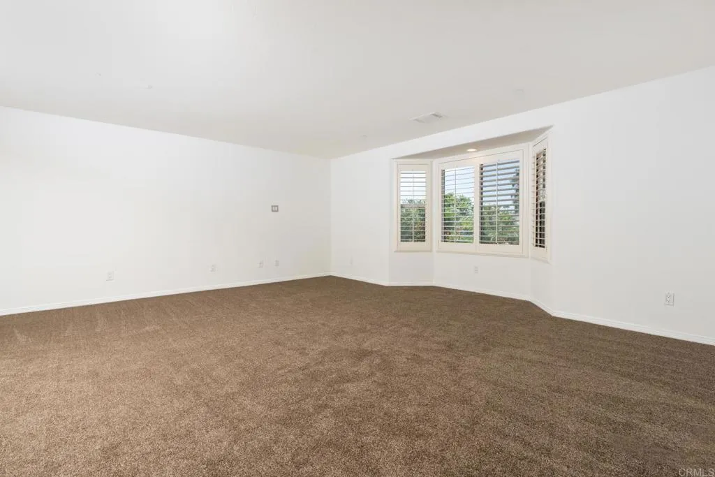 https://cdn.realtyfeed.com/cdn/127/306525061/f8fde6651bb2ab530d115ad1c7a04d60.webp