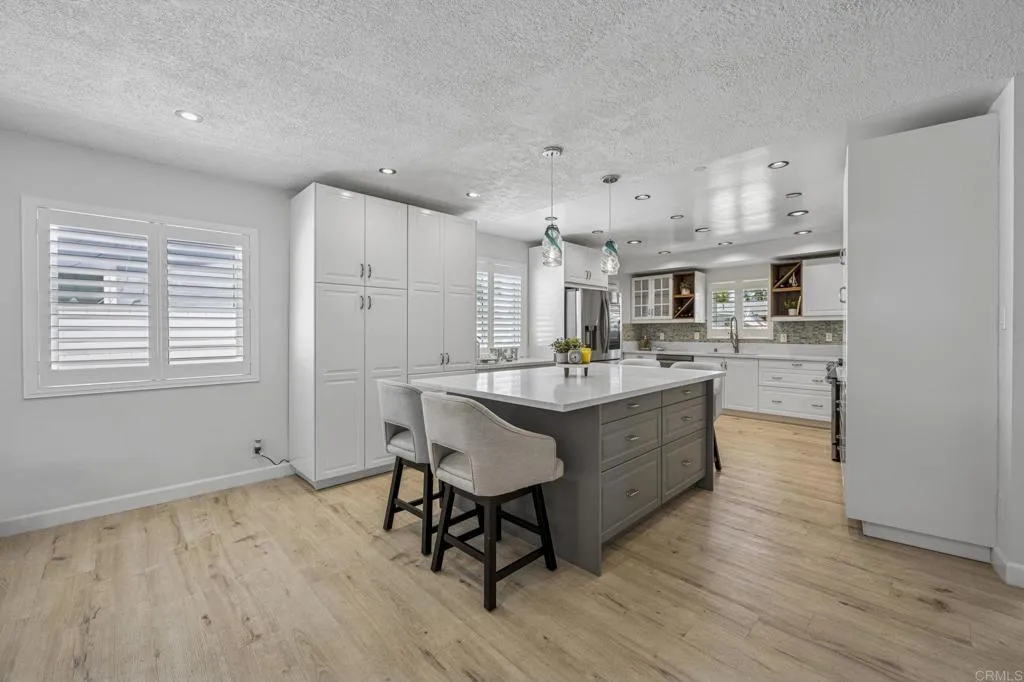 https://cdn.realtyfeed.com/cdn/127/306525094/83bdffa3a9d47b9abeb0e74bbedaaf3e.webp
