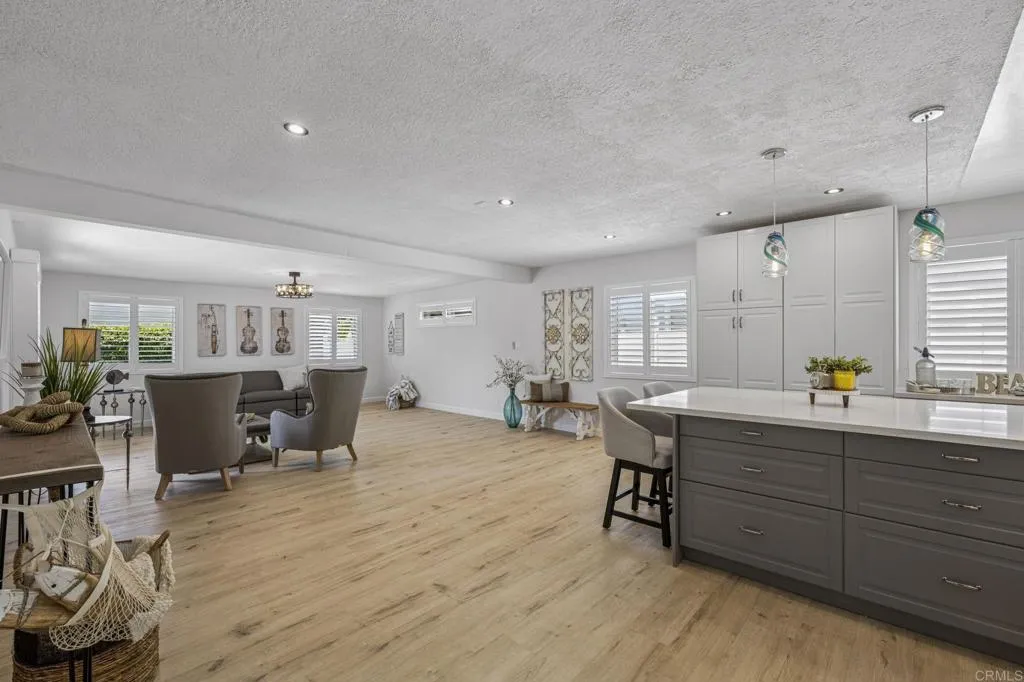 https://cdn.realtyfeed.com/cdn/127/306525094/884ec56d5f2315ccfa62f9bfbc8d5948.webp