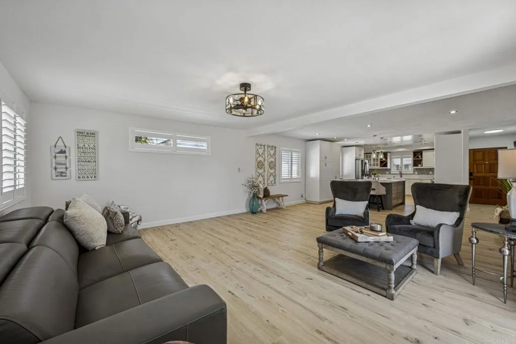 https://cdn.realtyfeed.com/cdn/127/306525094/d0f9d371494703e2b51f4e43efde5a36.webp