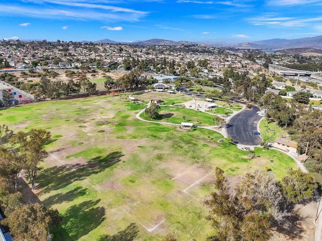 https://cdn.realtyfeed.com/cdn/127/306525107/5702243f18cfee676ca18538e5175832.webp