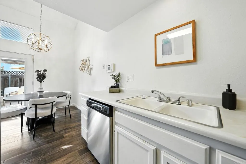 https://cdn.realtyfeed.com/cdn/127/306525107/bbba5b721f5f6374b17b0a8d93eb4bcb.webp