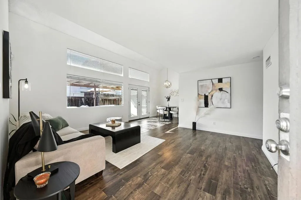 https://cdn.realtyfeed.com/cdn/127/306525107/f4ed543572b6f547398d7ae228c83733.webp