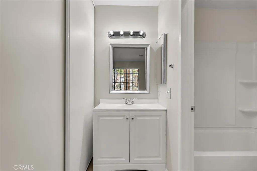 https://cdn.realtyfeed.com/cdn/127/306525120/75f7e9ed9066248bbf5c49ea554b1b98.webp