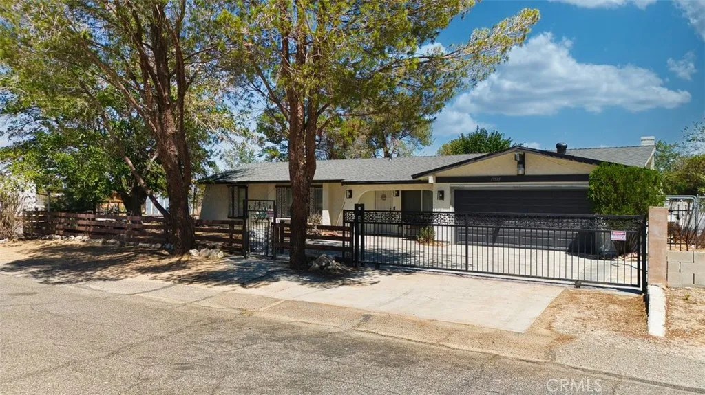 17535 Highacres Avenue, Lake Los Angeles, CA 93591