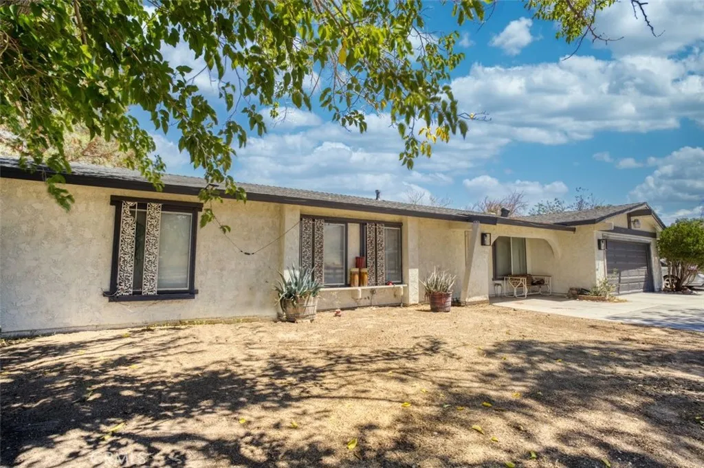 17535 Highacres Avenue, Lake Los Angeles, CA 93591 - Photo 2 of 14, Lake Los Angeles, CA