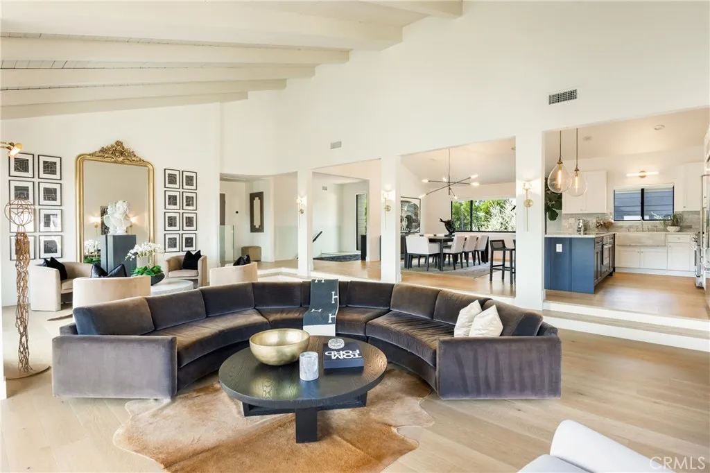 Woodland Hills, CA 91364