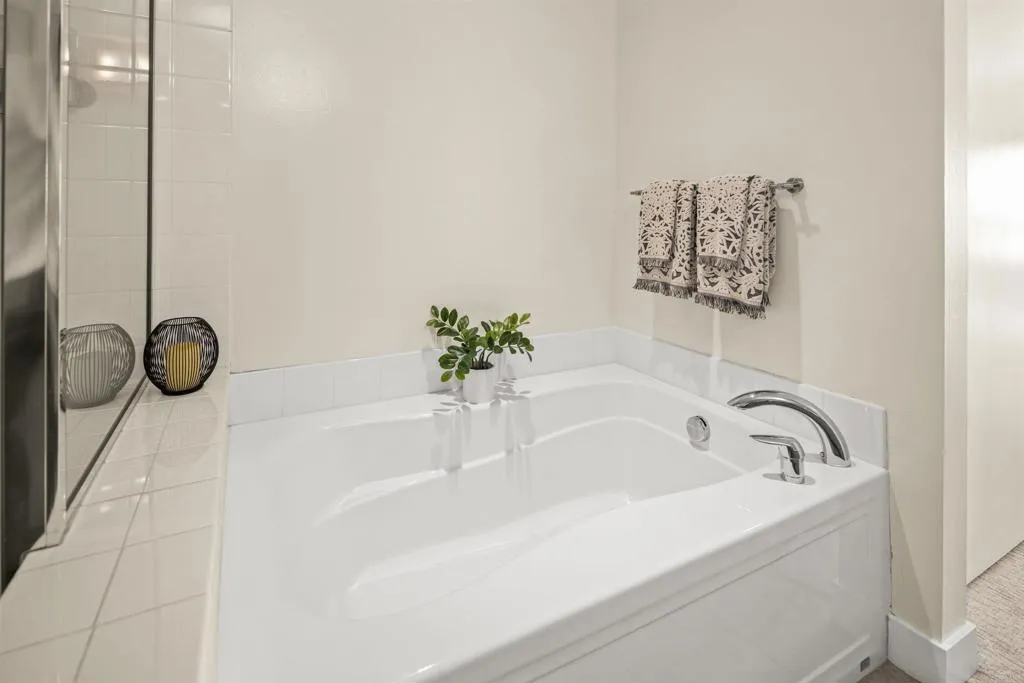 https://cdn.realtyfeed.com/cdn/127/306525254/097bc57222b7f06a38f0ed00d508bbbb.webp