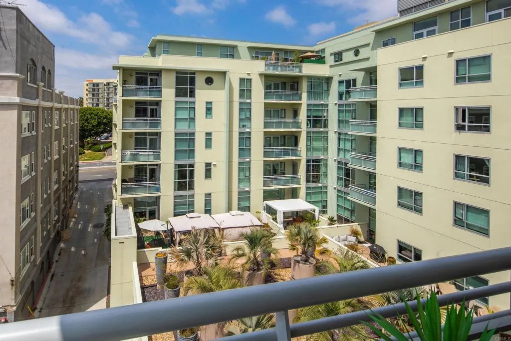 https://cdn.realtyfeed.com/cdn/127/306525254/51724a42cfb2ed11e7a6609a4e9b3ef4.webp