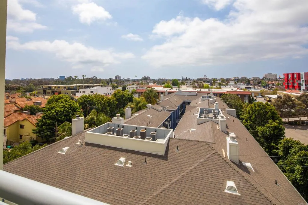 https://cdn.realtyfeed.com/cdn/127/306525254/629fe25ff94d4fb84eec8073e2154e3d.webp