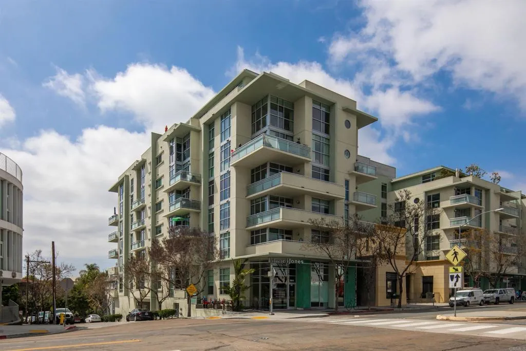 https://cdn.realtyfeed.com/cdn/127/306525254/6570f796de69b2653c47b0f77f63eb61.webp