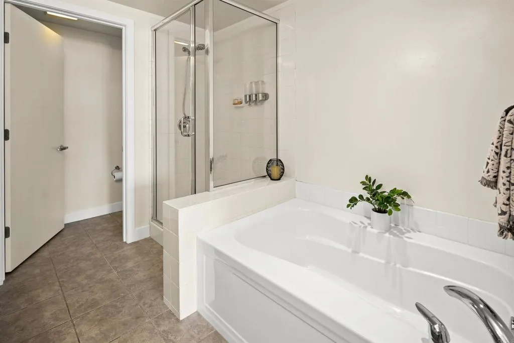 https://cdn.realtyfeed.com/cdn/127/306525254/87a168bd9bfd418ed275fd58920f5522.webp