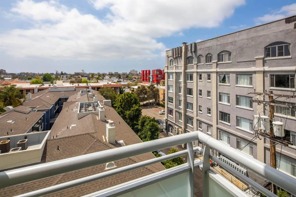 https://cdn.realtyfeed.com/cdn/127/306525254/ea6ab6190715d63f90ba74bc7015a3e2.webp