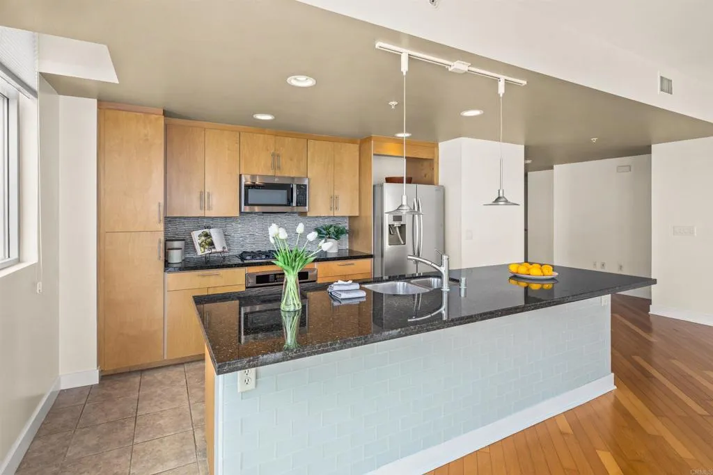 https://cdn.realtyfeed.com/cdn/127/306525254/eb6b56c625908d2882fb77abfa24a78b.webp