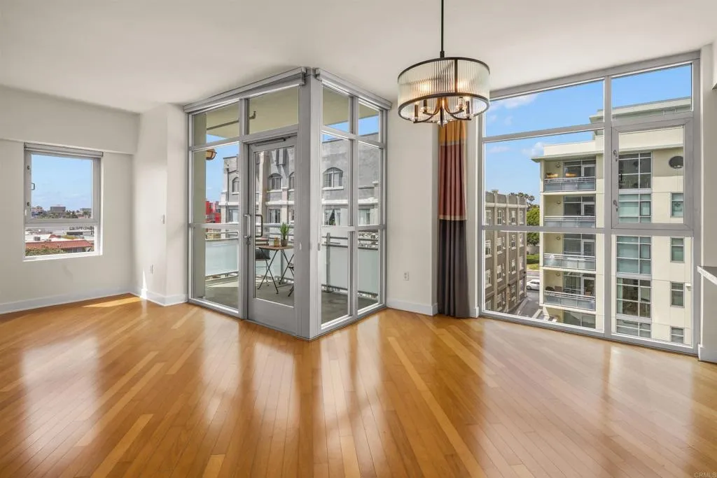 https://cdn.realtyfeed.com/cdn/127/306525254/f877487d0a3618e17a6816c478538ac5.webp