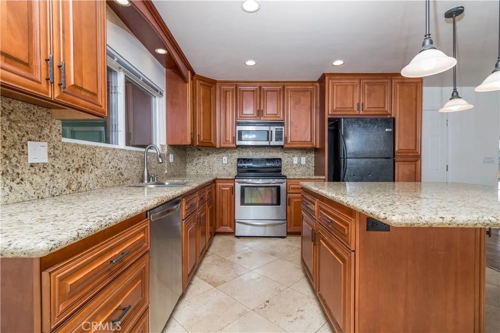 https://cdn.realtyfeed.com/cdn/127/306525341/1cd354216d1f7a97ca50a51b17f98ed2.webp