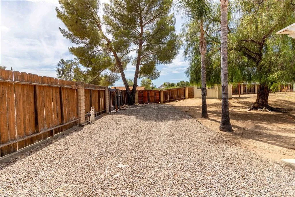 https://cdn.realtyfeed.com/cdn/127/306525341/ad76342fc173e418080043c5e50b7b1c.webp