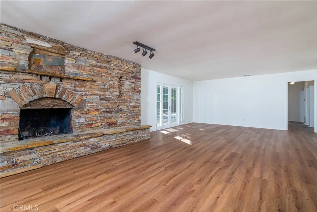 https://cdn.realtyfeed.com/cdn/127/306525341/c677c9ddfcf5487a9bca3fde57907747.webp