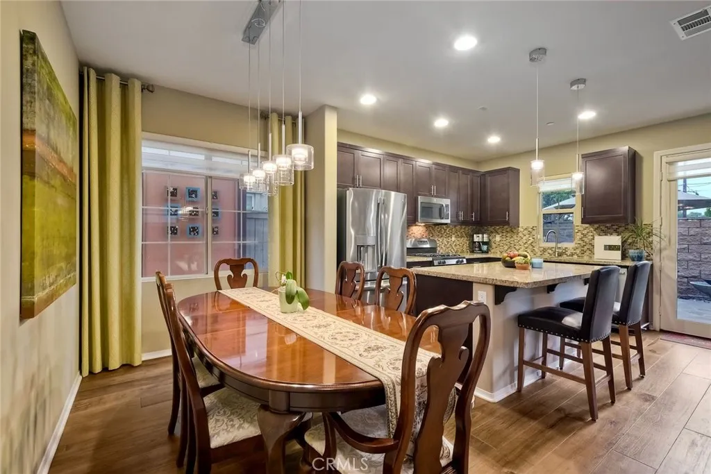 https://cdn.realtyfeed.com/cdn/127/306525346/a7b0b7842d1a89afeafdb4bcce4445fe.webp